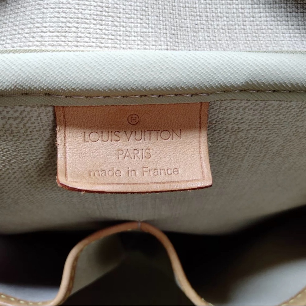 Louis Vuitton Devaulle Makeup Case ! Good used condition! FIRM! DISCOUNTED! - Picture 7 of 9